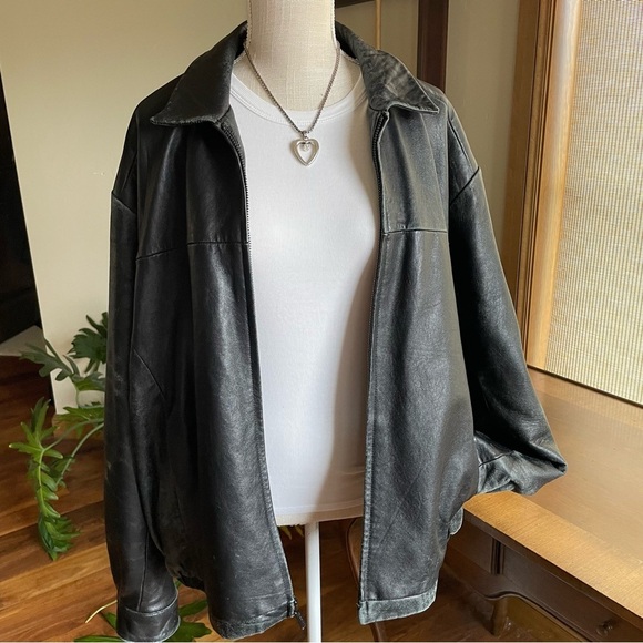 Vintage Wilsons Classic Distressed Black 100% Leather Bomber Jacket - Picture 2 of 16